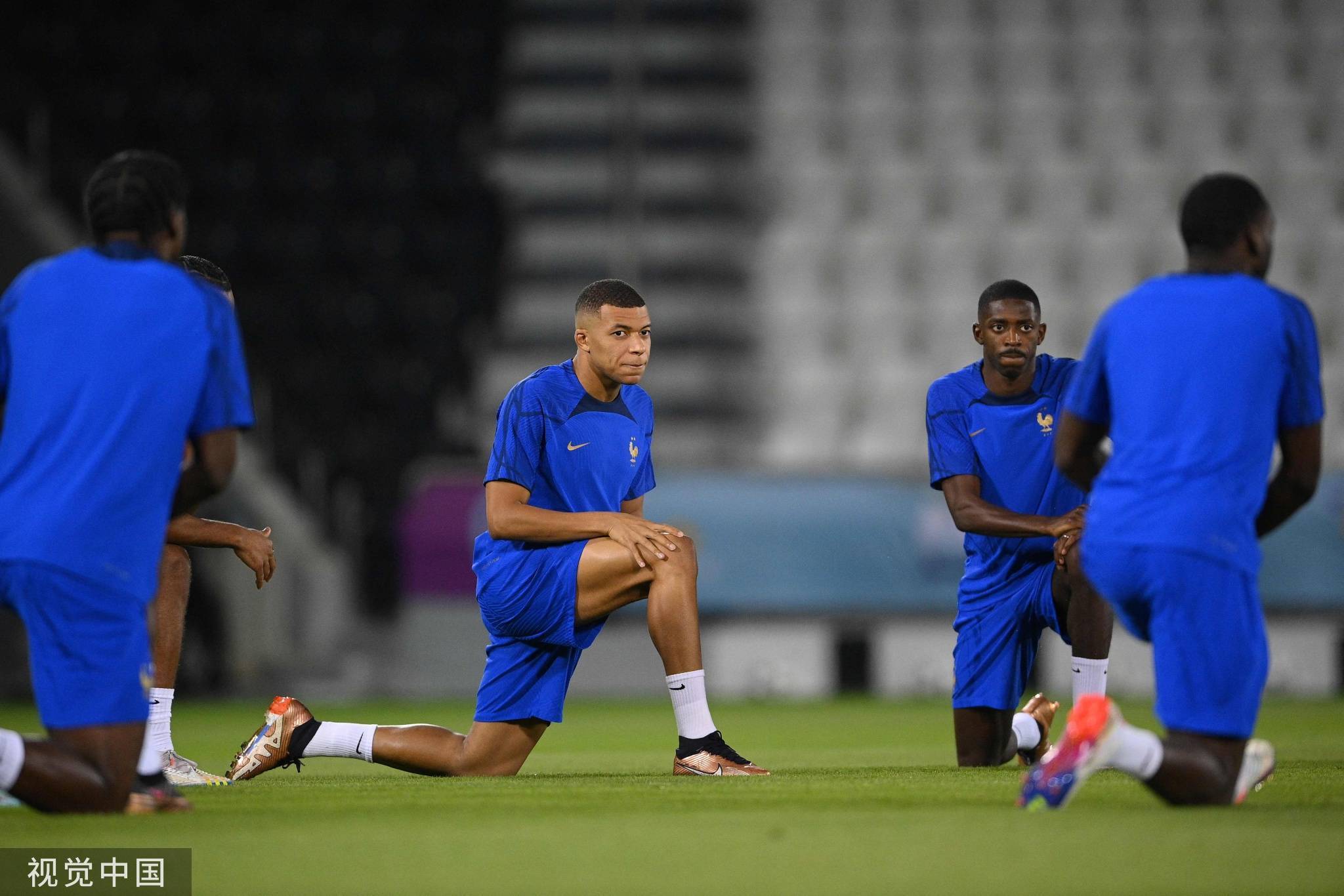 九游APP-凯恩焦点对战，姆巴佩与80激战巴塞罗那分钟，持续失利胜负难料！比赛高潮迭起的简单介绍-九游APP