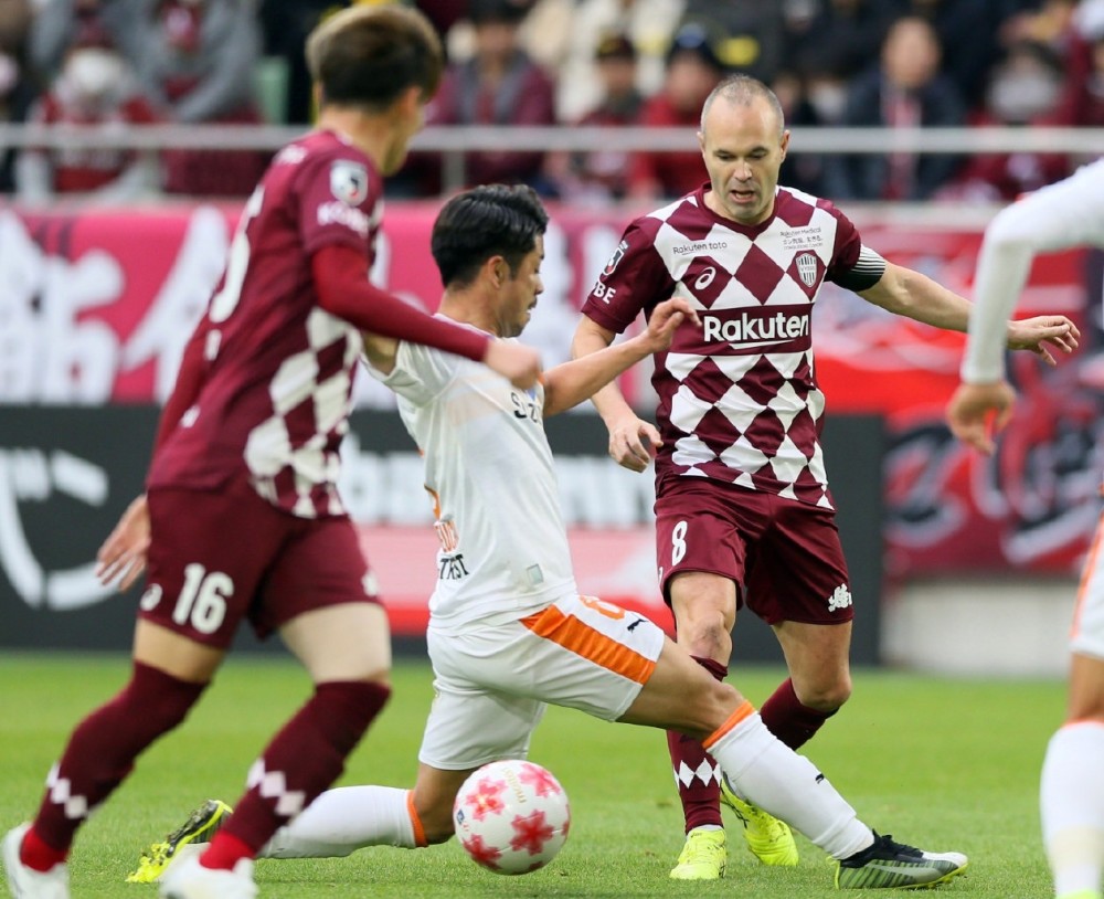 九游APP-亚冠关键时刻再迎强敌,圣安东尼奥马刺调整名单,主帅态度:压力陡增,控场能力受关注-九游APP